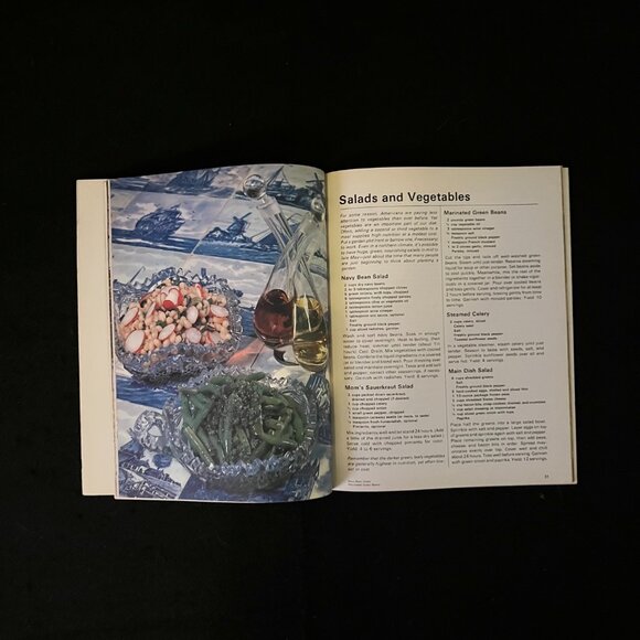 4 – Vintage ‘Ideals’ Budget/Family  Cookbooks - Picture 5 of 14